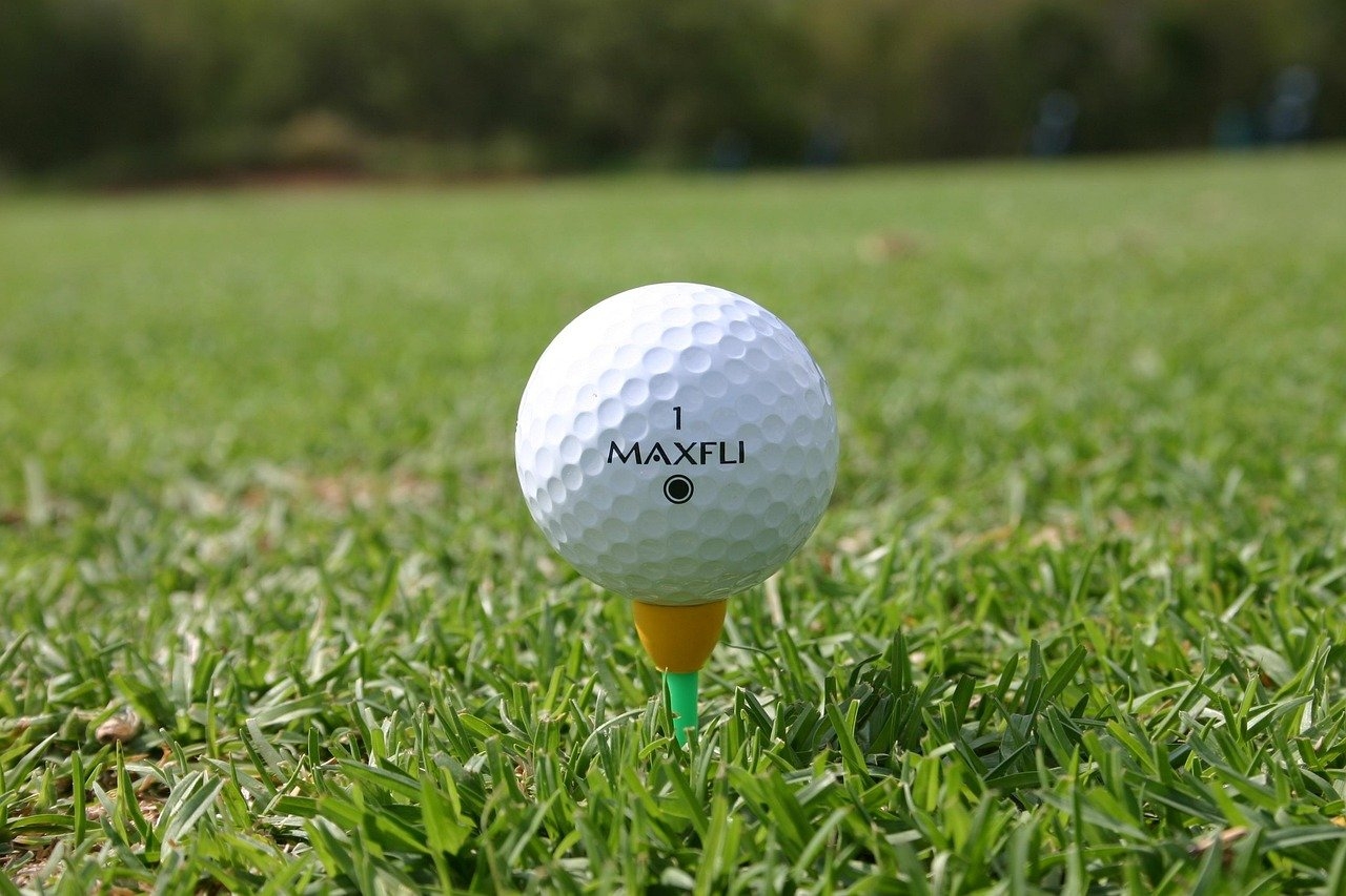 The Ultimate Beginner's Guide to Choosing Golf Balls in 2025