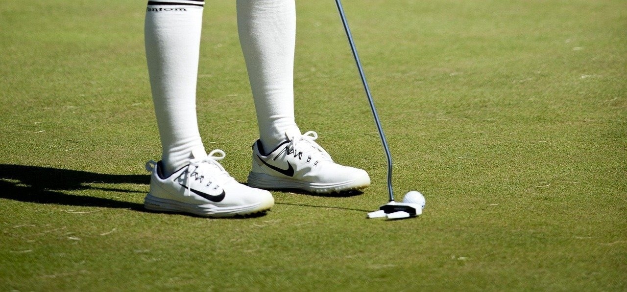 Choosing the Best Waterproof Golf Shoes for Your First Round