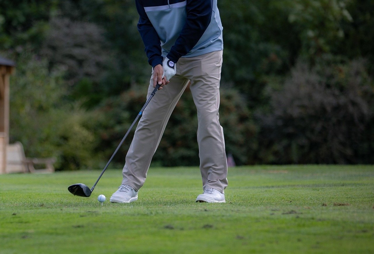 How to Choose the Right Affordable Spikeless Golf Shoes