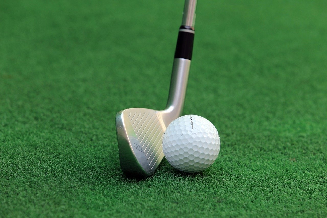 Beginner Golfers: Benefits of Using Cavity Back Irons