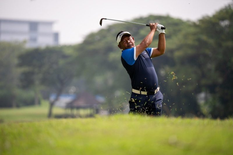 Comparing Wilson Triad Mid Handicaps to Other Golf Clubs